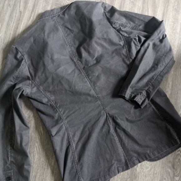 Club Monaco Blazer & Handkerchief - Picture 2 of 3